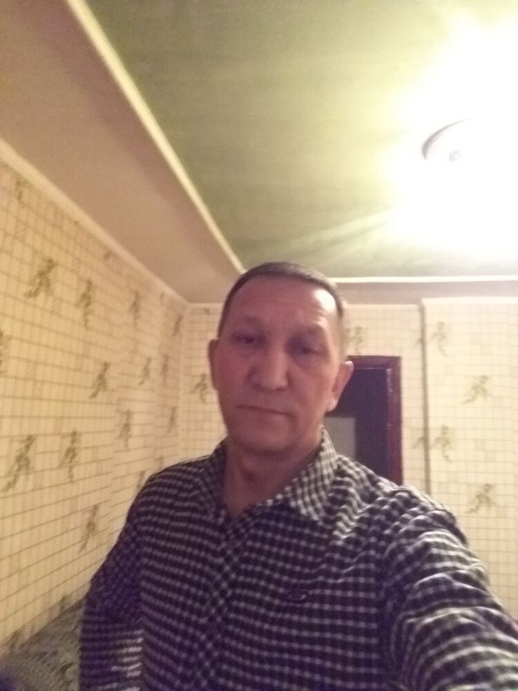 19579235  Arsen, 49 ,    