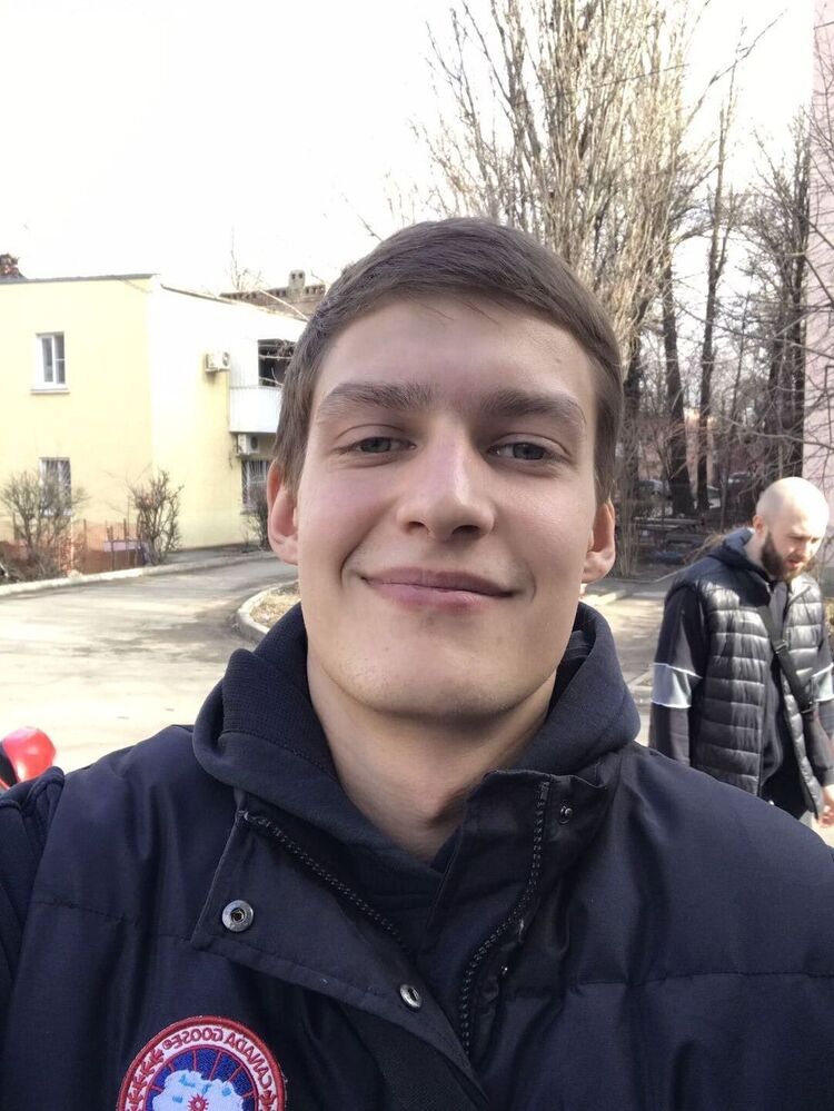  37113875  , 26 ,    --