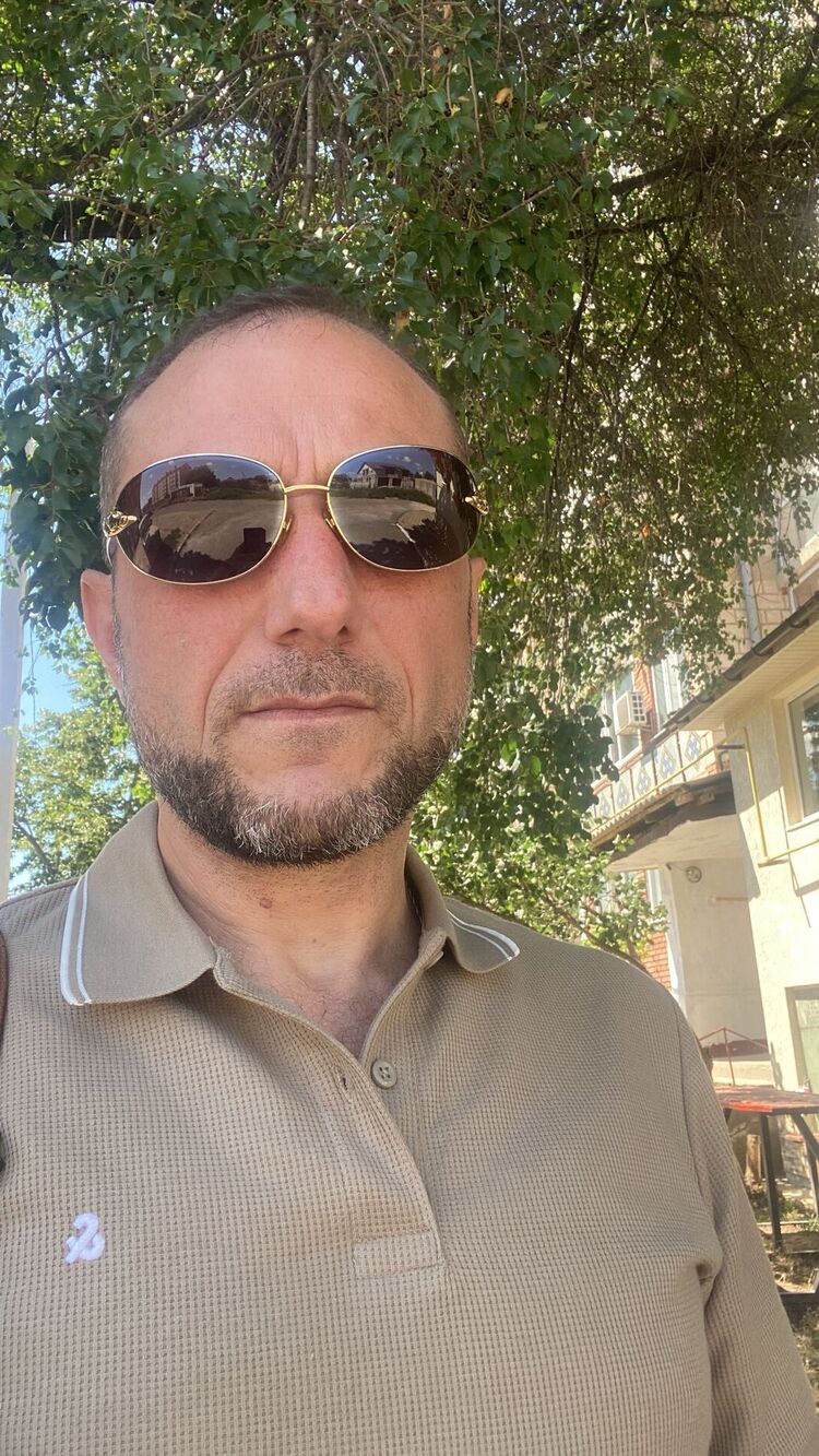  ,   Nicolai, 46 ,   ,   