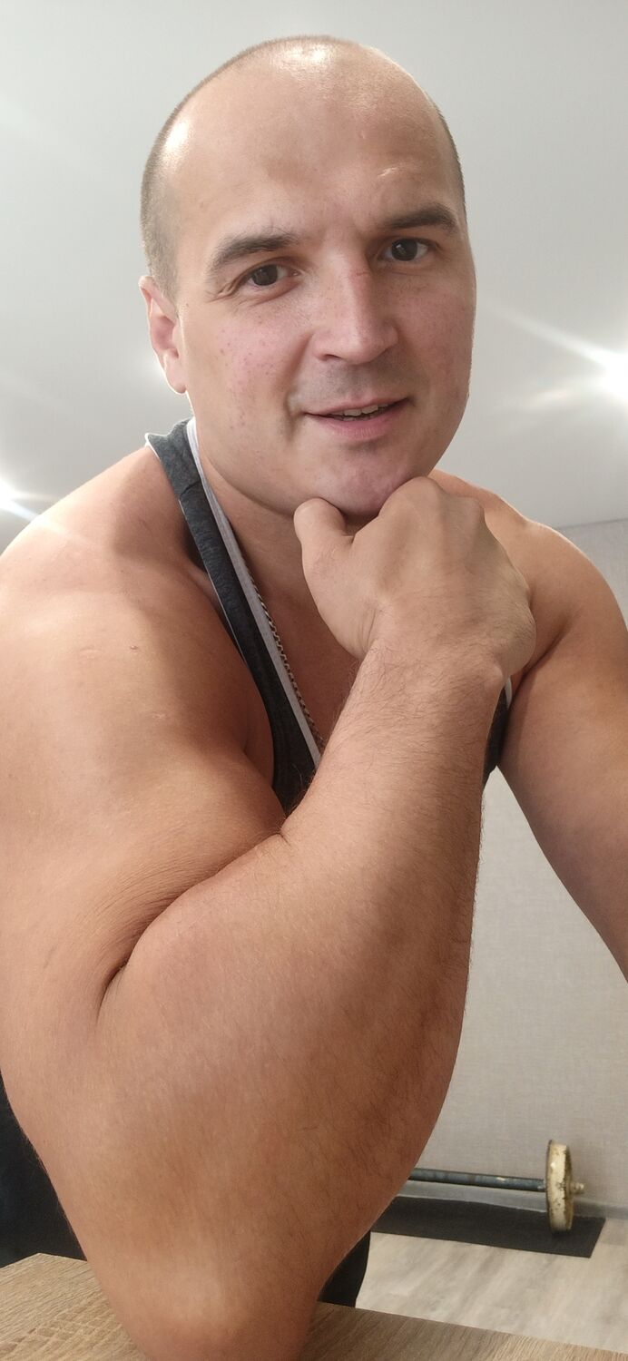  27034615  Alexander, 39 ,    