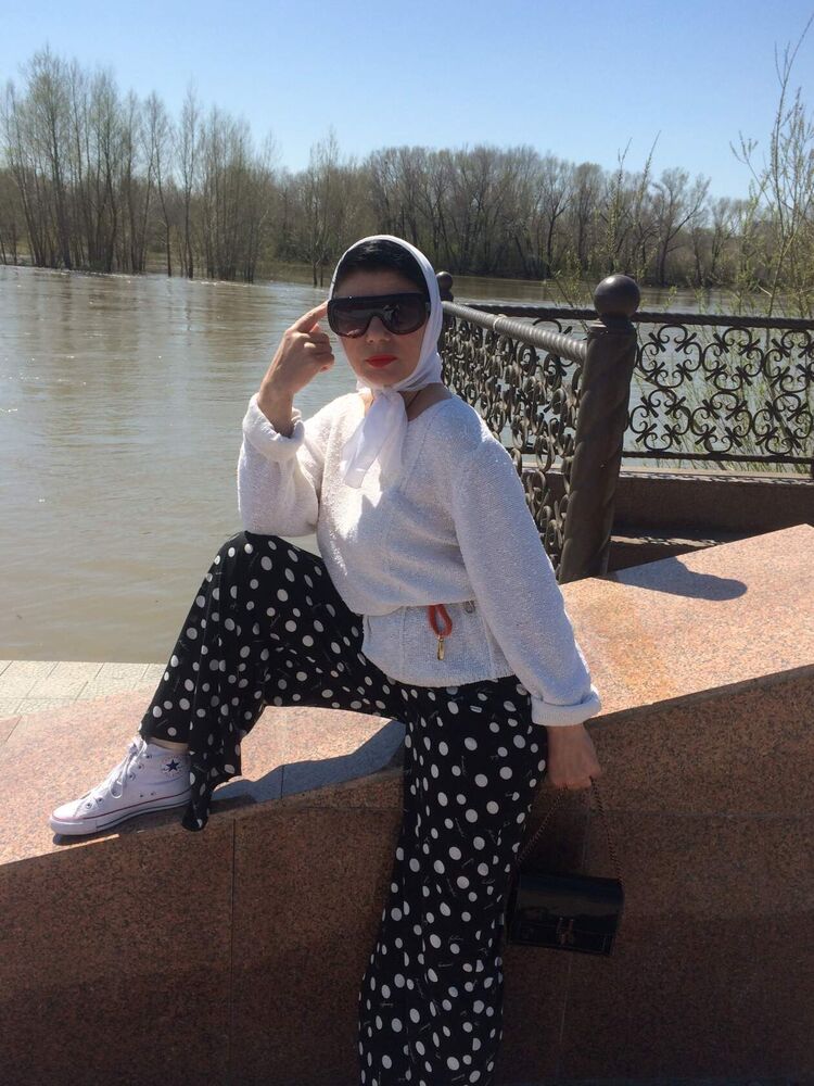  22927235  Irina, 49 ,    