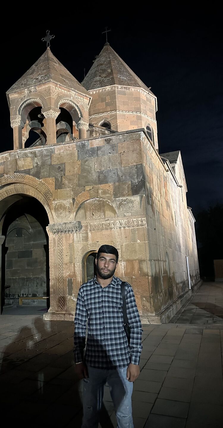  47768855  Hovo, 22 ,    