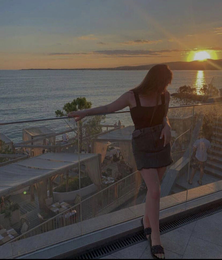  31518825  Anastasia, 25 ,    