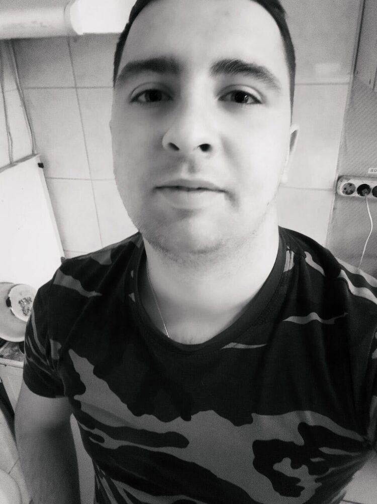  43698485  , 27 ,    