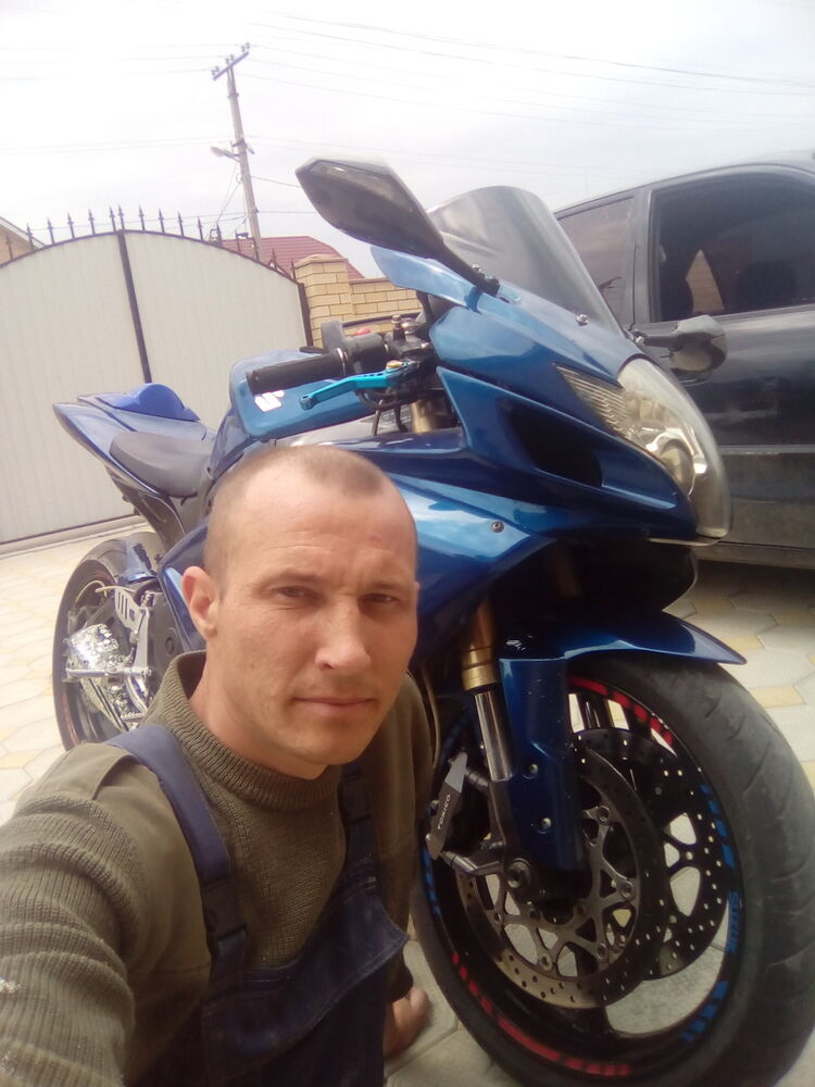  --,   , 43 ,     , c 