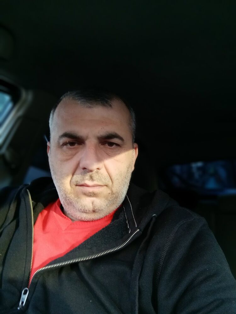  18540495  Giorgi, 49 ,    