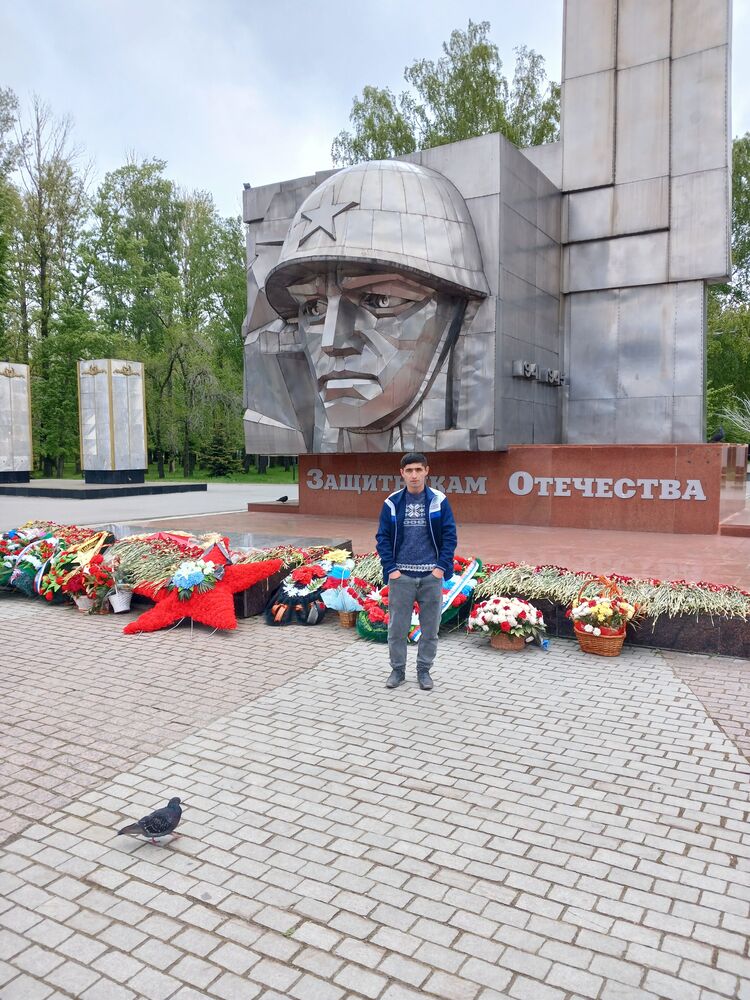  43299215  Sarvar, 37 ,    