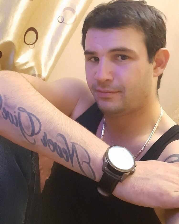  ,   David, 32 ,     , c 
