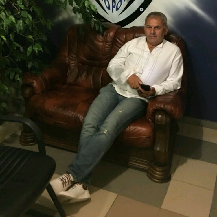  Ar Ram,   Steven, 55 ,     , c 