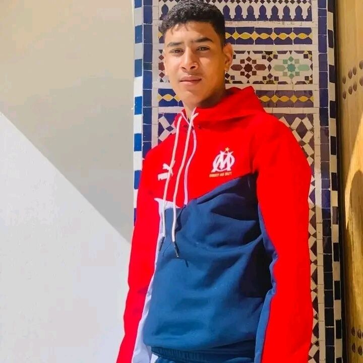  ,   Achraf, 20 ,   c 