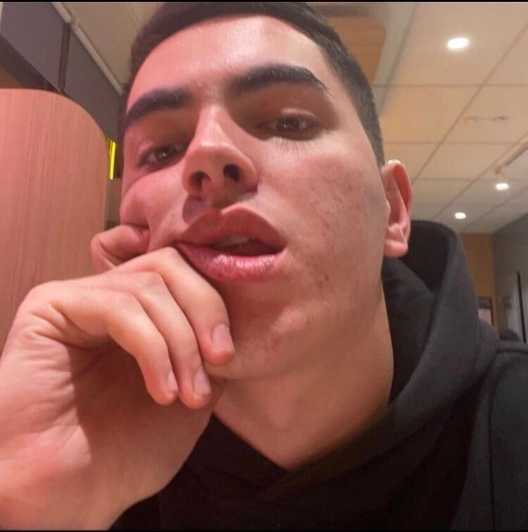  ,   Gargon, 24 ,   ,   
