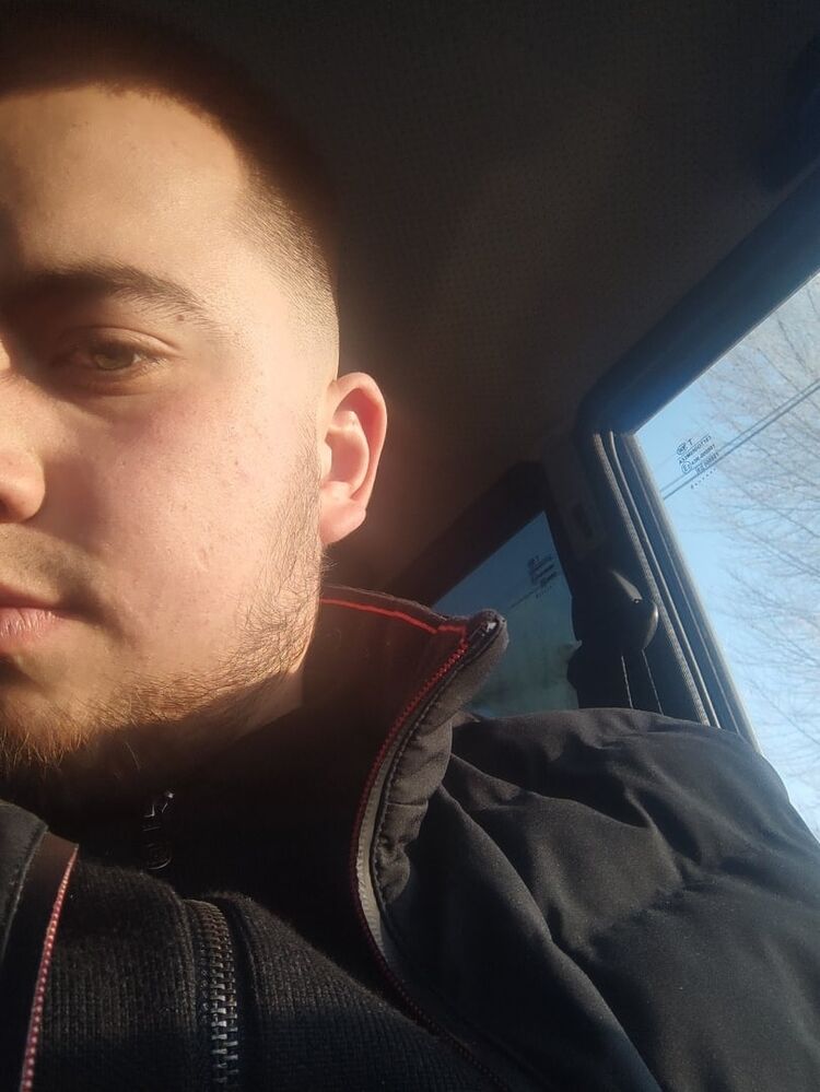  53734895  Valek, 25 ,    