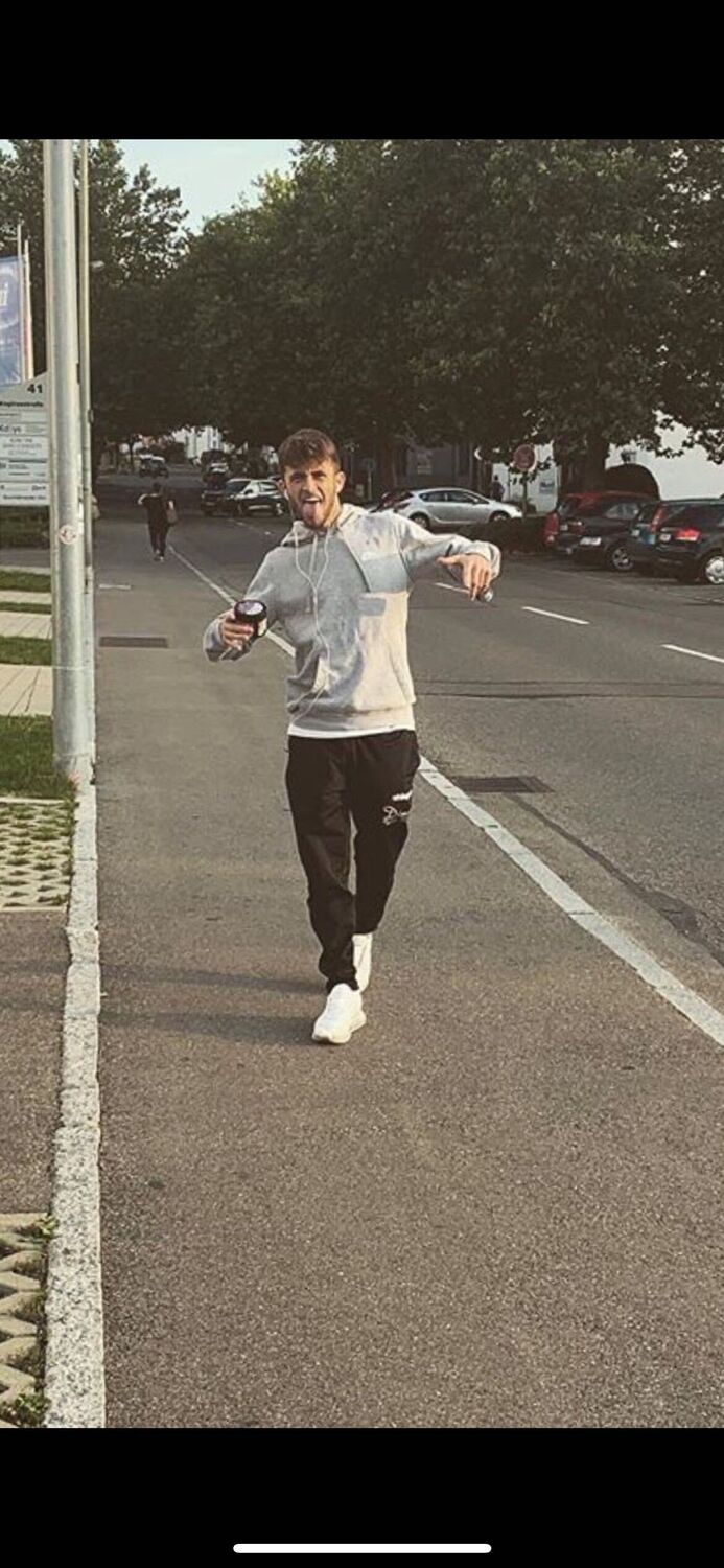  Podgorica,   Almirdo, 20 ,   ,   