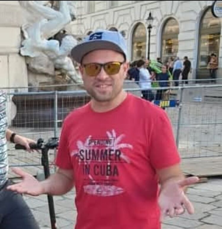  49443175  Johann, 41 ,    Ludenscheid