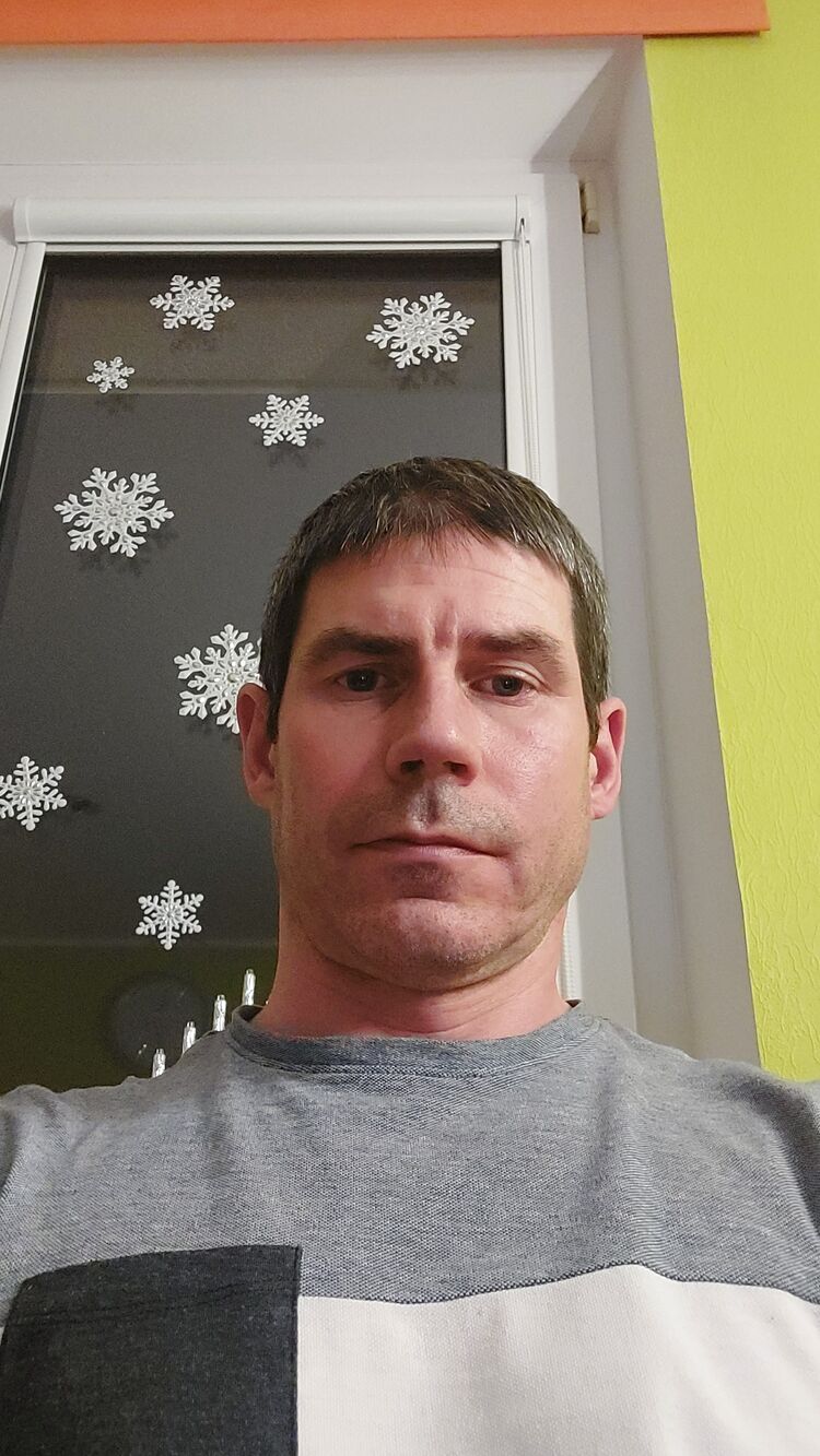  25229185  Andrei, 49 ,    