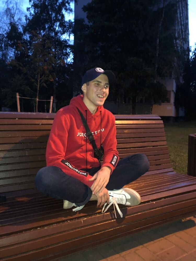  37098345  , 25 ,    -