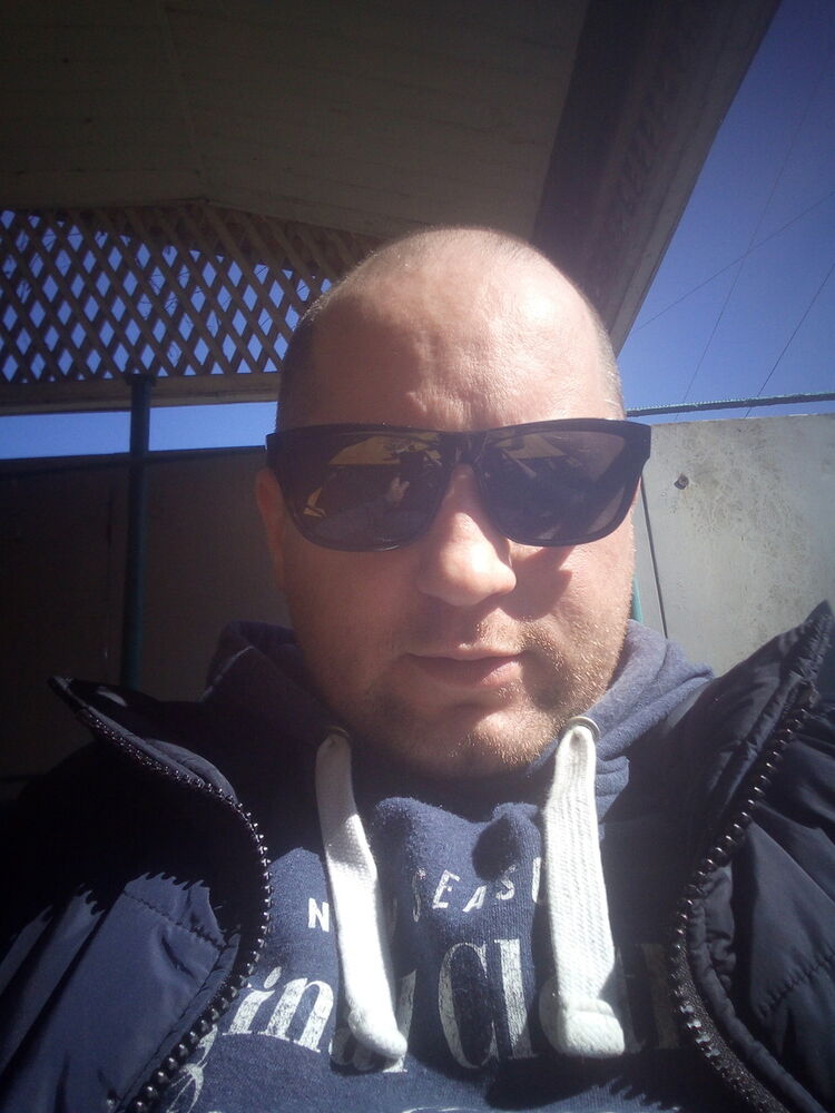  15903605  Vitalij, 36 ,    