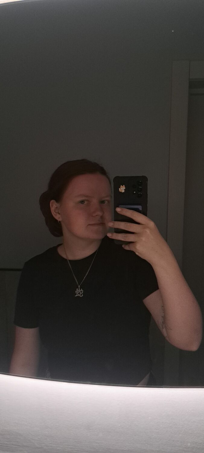  54446625  Maria, 22 ,    