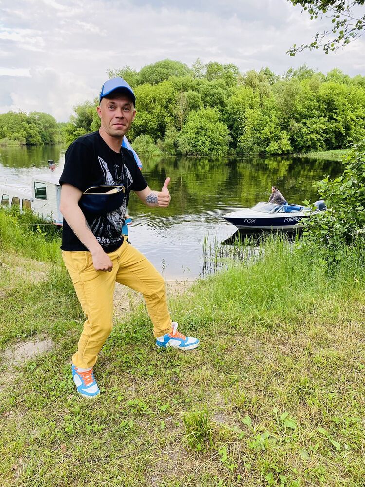  ,   Artem, 37 ,   ,   , c , 