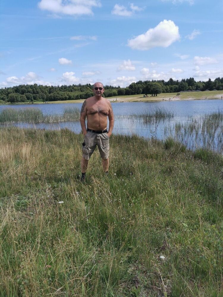  45662785  Vlad, 57 ,    