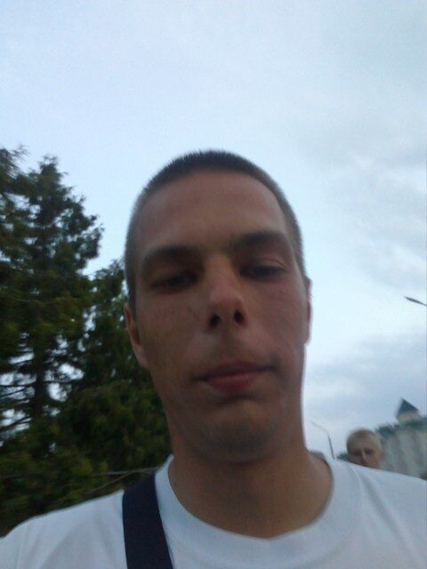  47027645  , 28 ,    