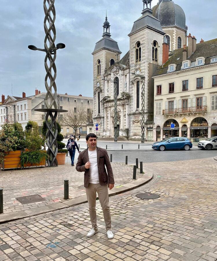  36593905  Leo leo, 35 ,    