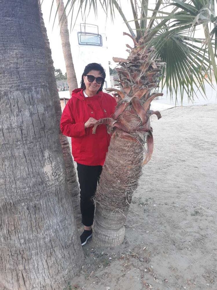  ,   Elena, 58 ,     , c 