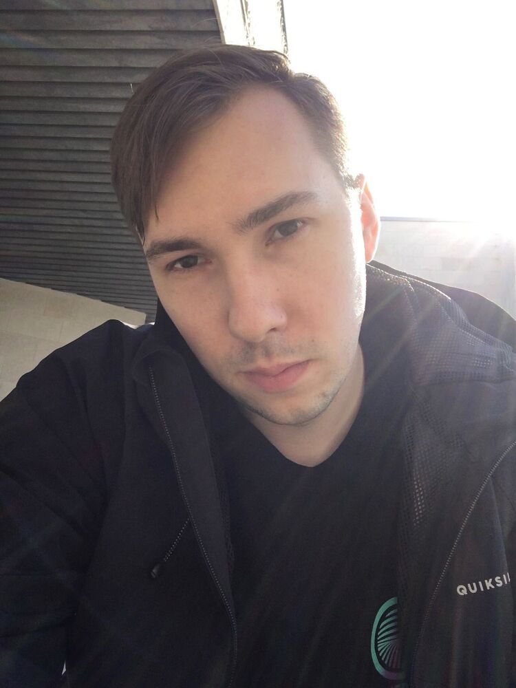  23890215  Anton, 31 ,    