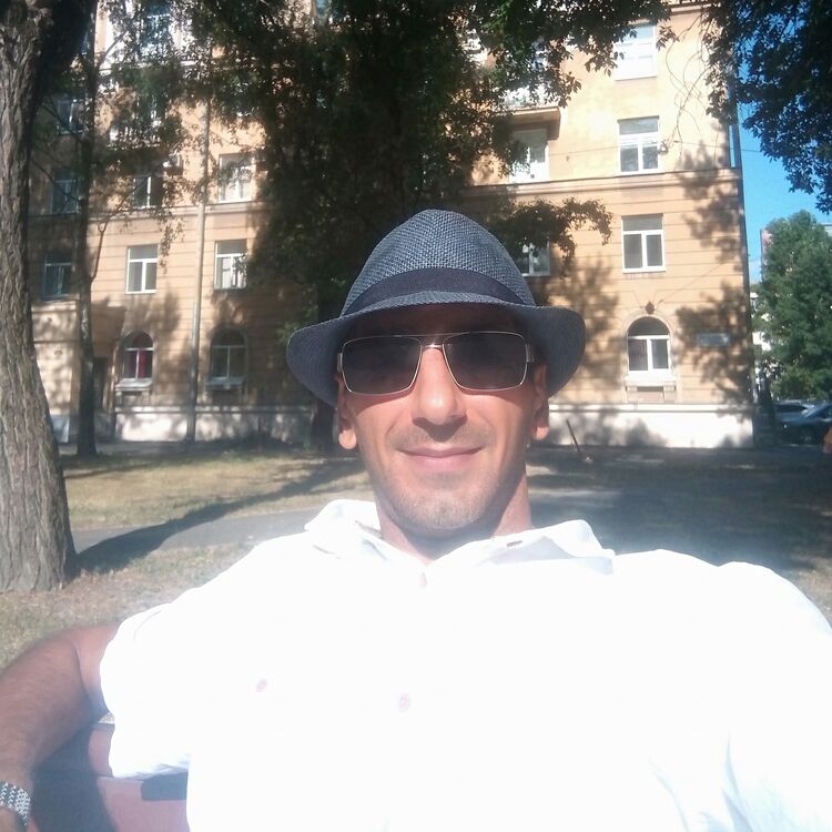  -,   Erik, 40 ,   ,   