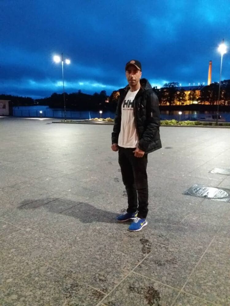  54135835  Omar, 40 ,    