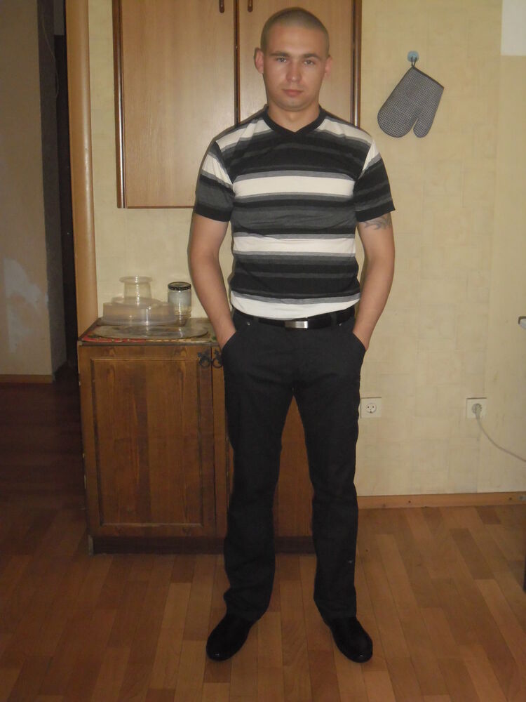  9211225  ROMAN, 33 ,    