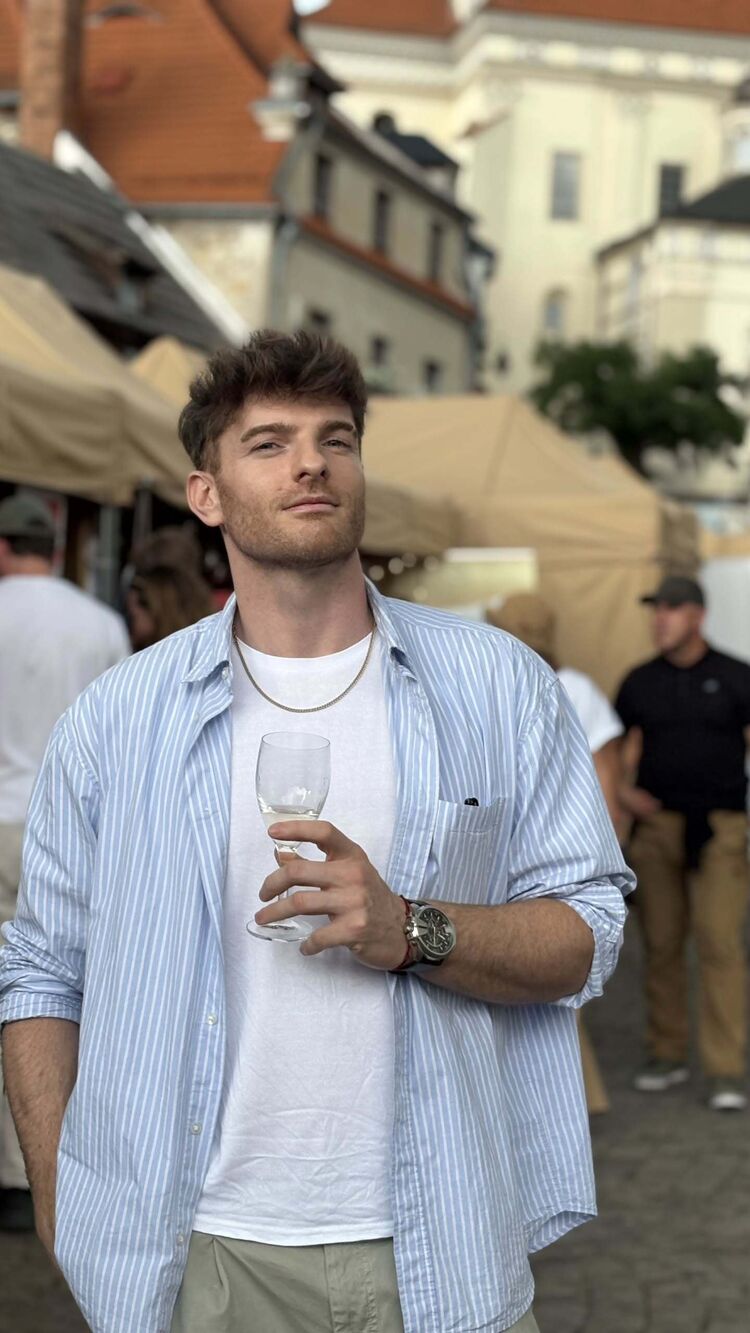  54024205  , 31 ,    -