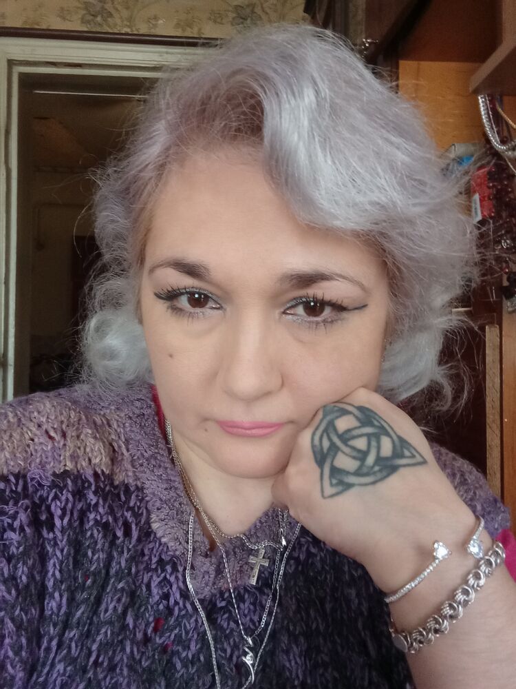  42052825  Alia, 49 ,    