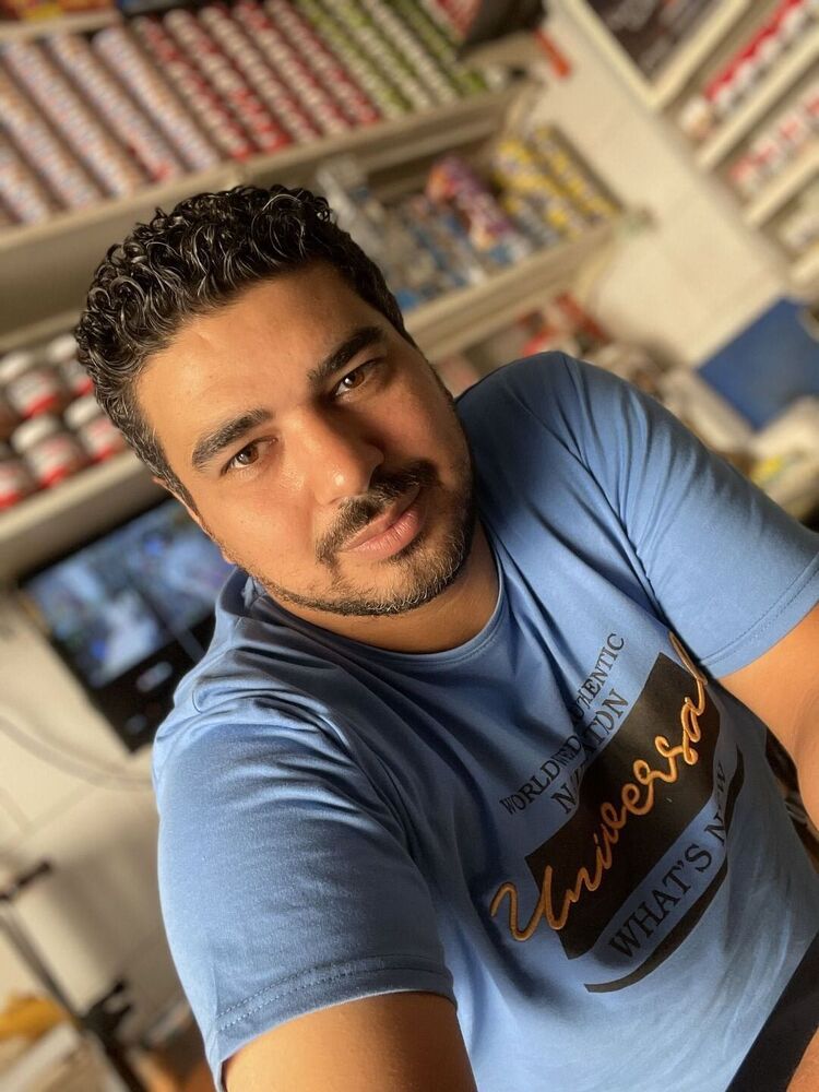  ,   Bebo, 37 ,   ,   