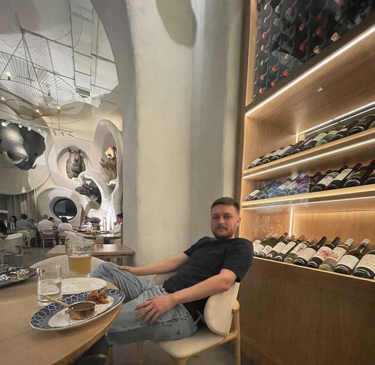  52979225  Ivan, 34 ,    