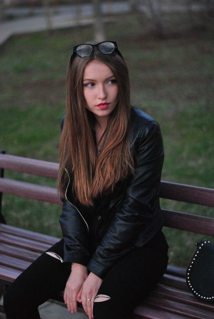  ,   Alexandra, 24 ,  