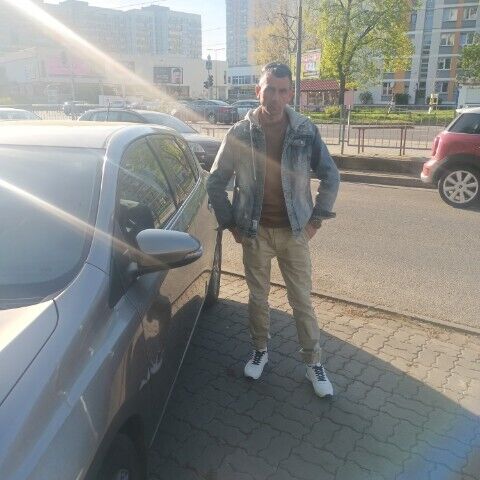  34236125  Andrii, 44 ,    