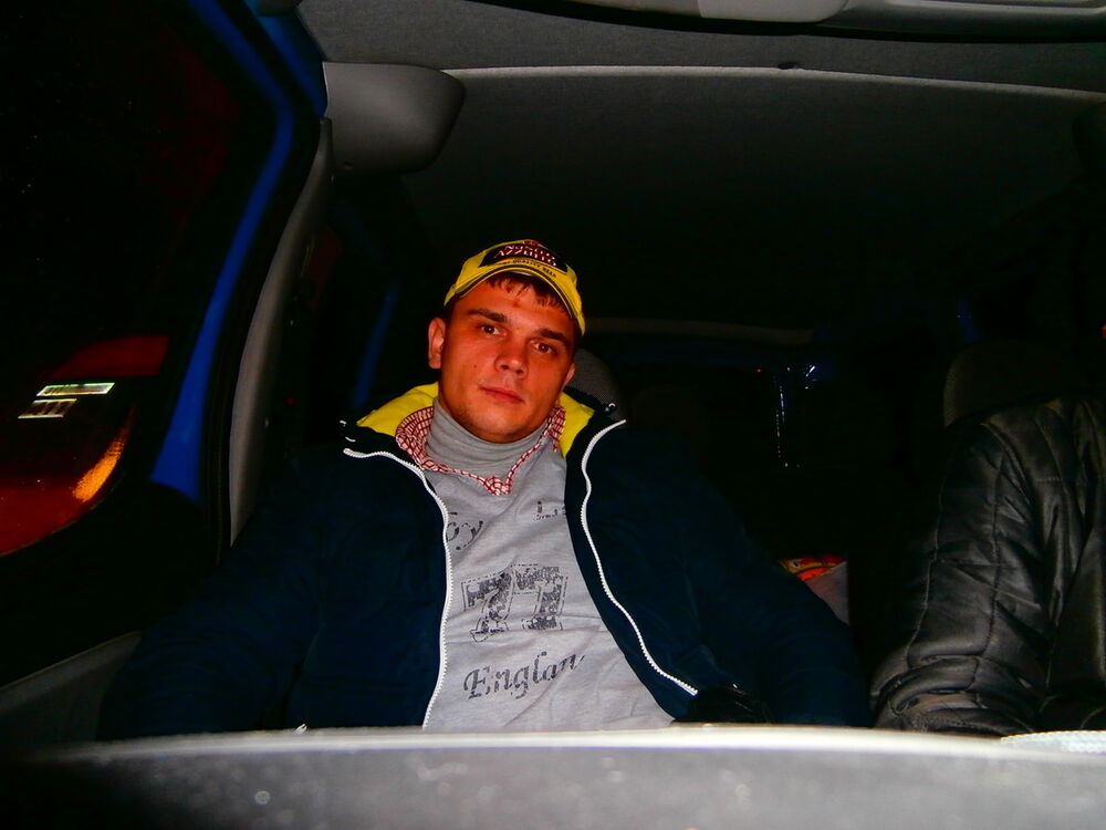  5552035  Pavel, 36 ,    