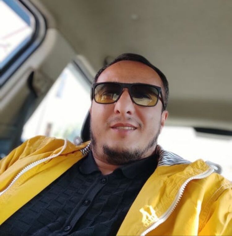  54233175  Komol, 41 ,    