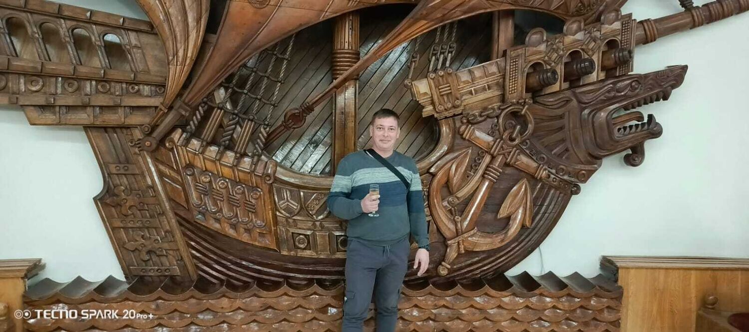  ,   Anton, 39 ,   ,   , c , 