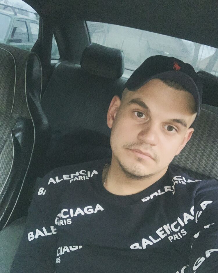  18062575  , 34 ,    