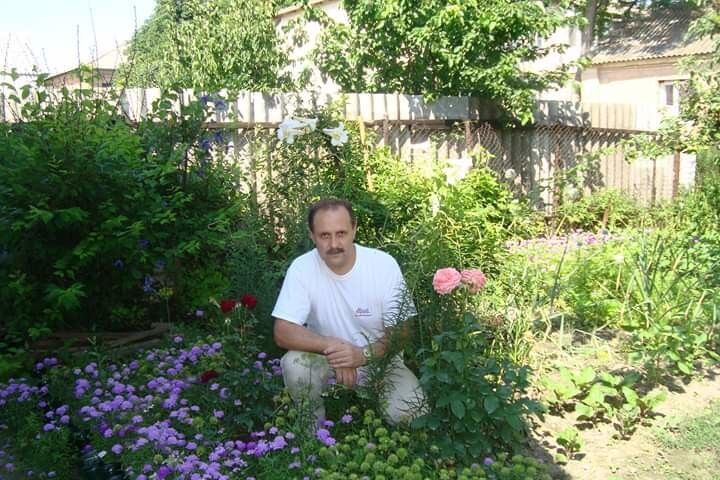  18823805  Yevgeniy, 59 ,    