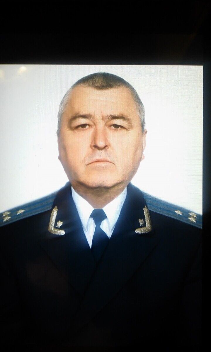  21378975  Nik, 64 ,    
