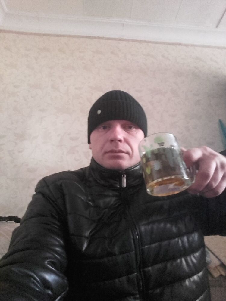  18723055  Lexa, 46 ,    