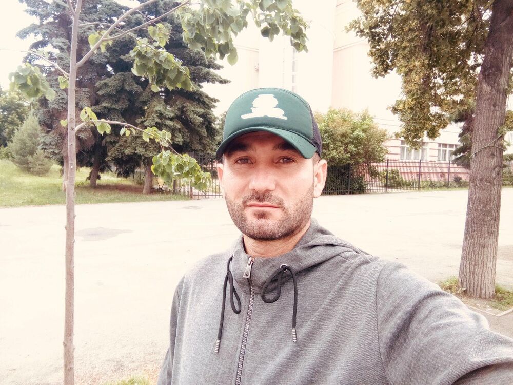  37163985  Black Star, 40 ,    