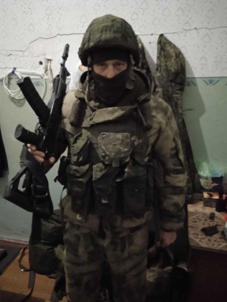  44050575  , 42 ,    --