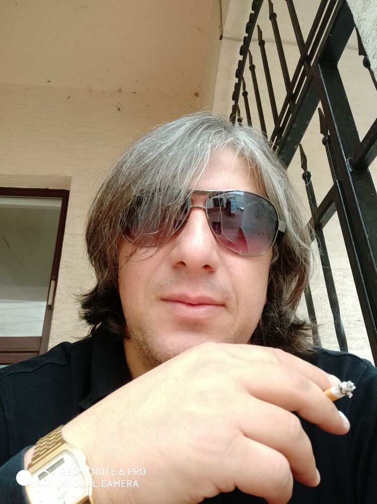  23812845  Kakha, 44 ,    