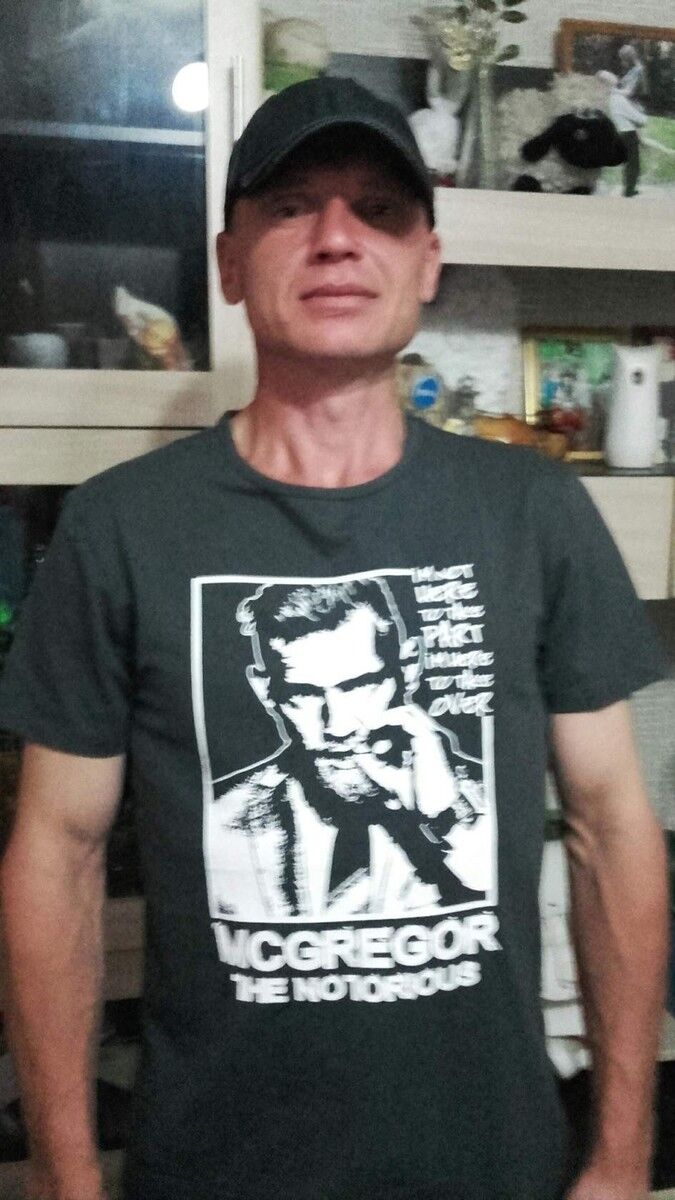  18722805  Lexa, 46 ,    