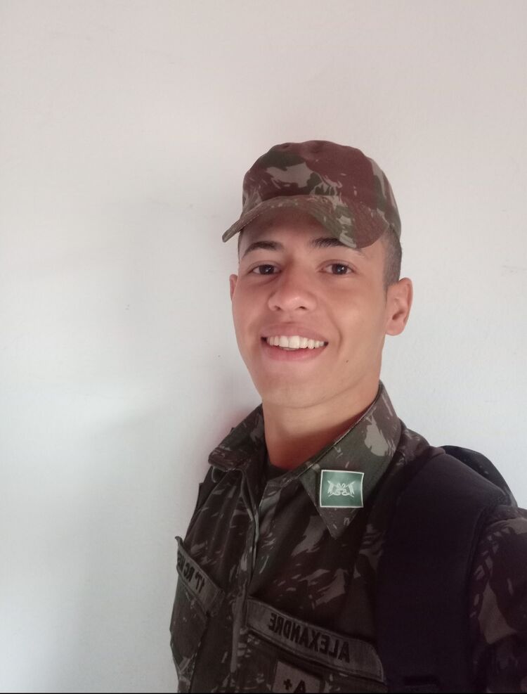  44251135  Alexandre, 23 ,    Sao Bento