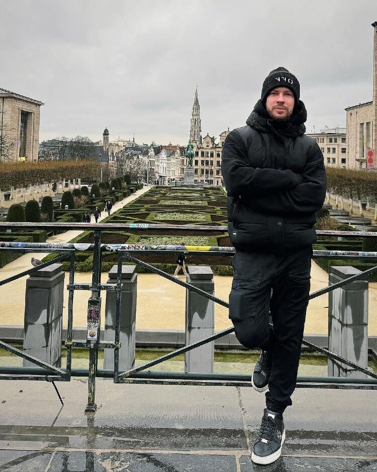  54589745  , 35 ,    --